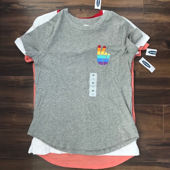 NWT Bundle of 3 Old Navy women’s short sleeved tee - Picture 2 of 13